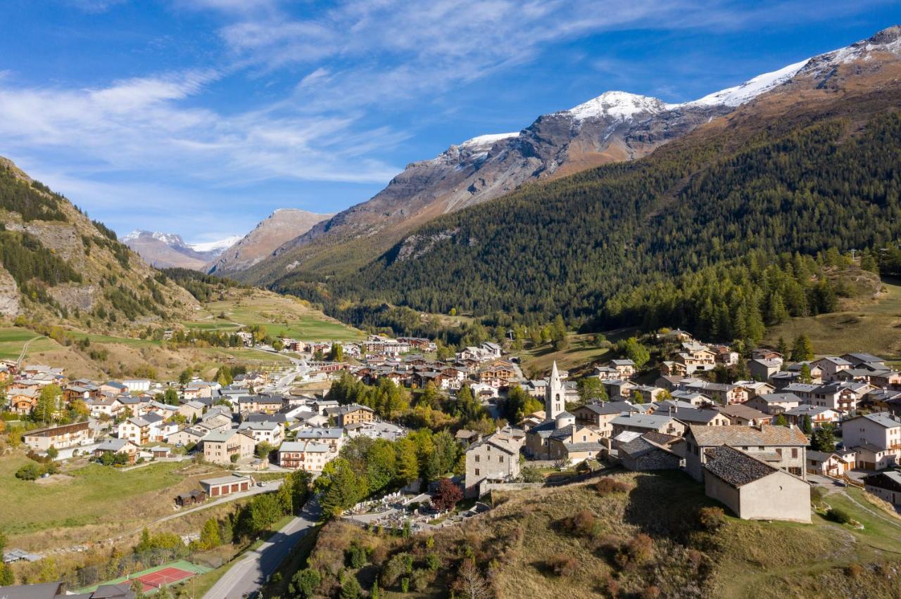 Fleurs Et Neige Lanslevillard Exterior foto